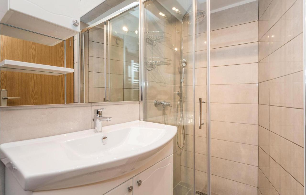 Cozy Apartment In Lovran With Kitchen Ngoại thất bức ảnh