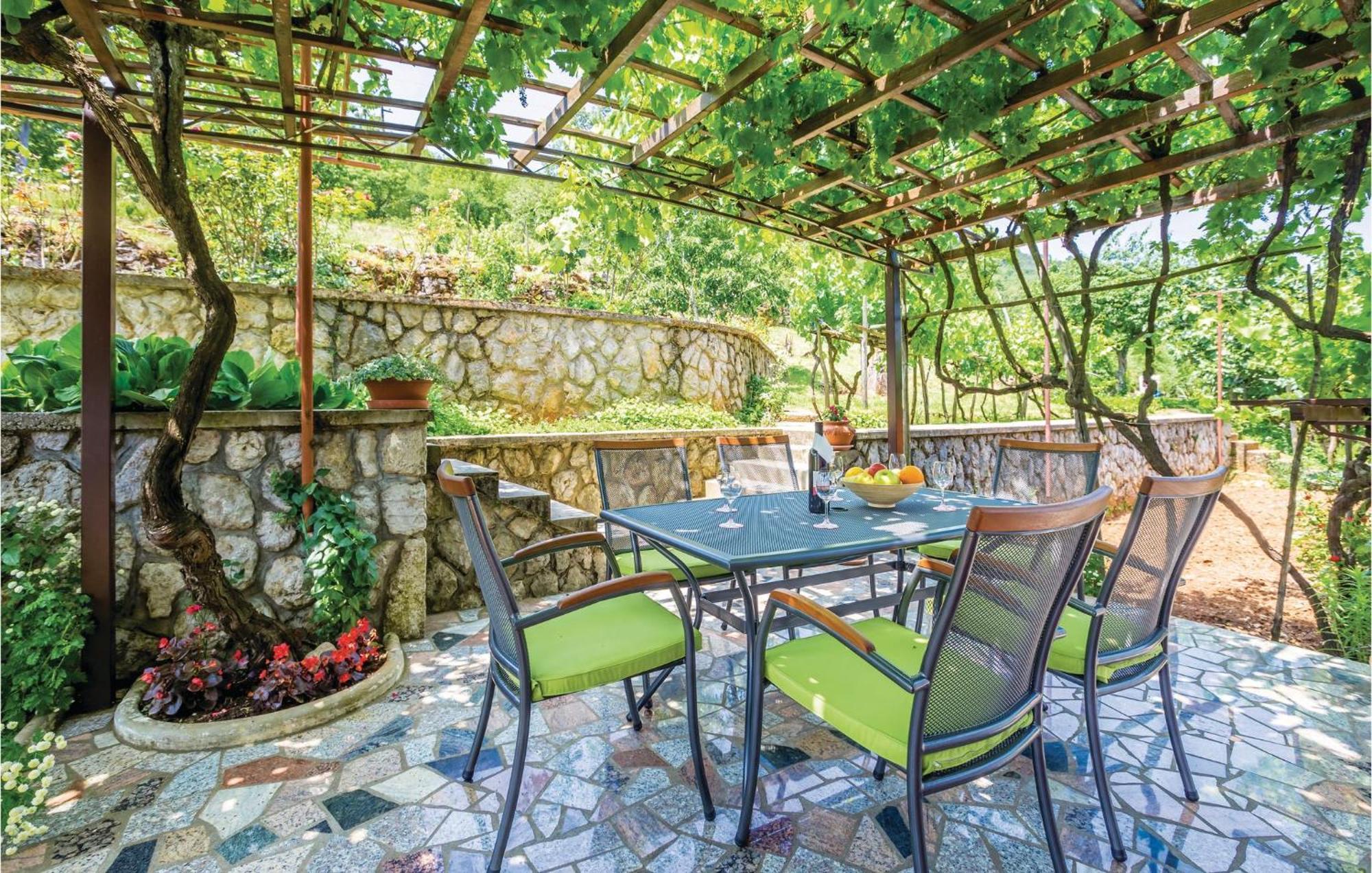 Cozy Apartment In Lovran With Kitchen Ngoại thất bức ảnh